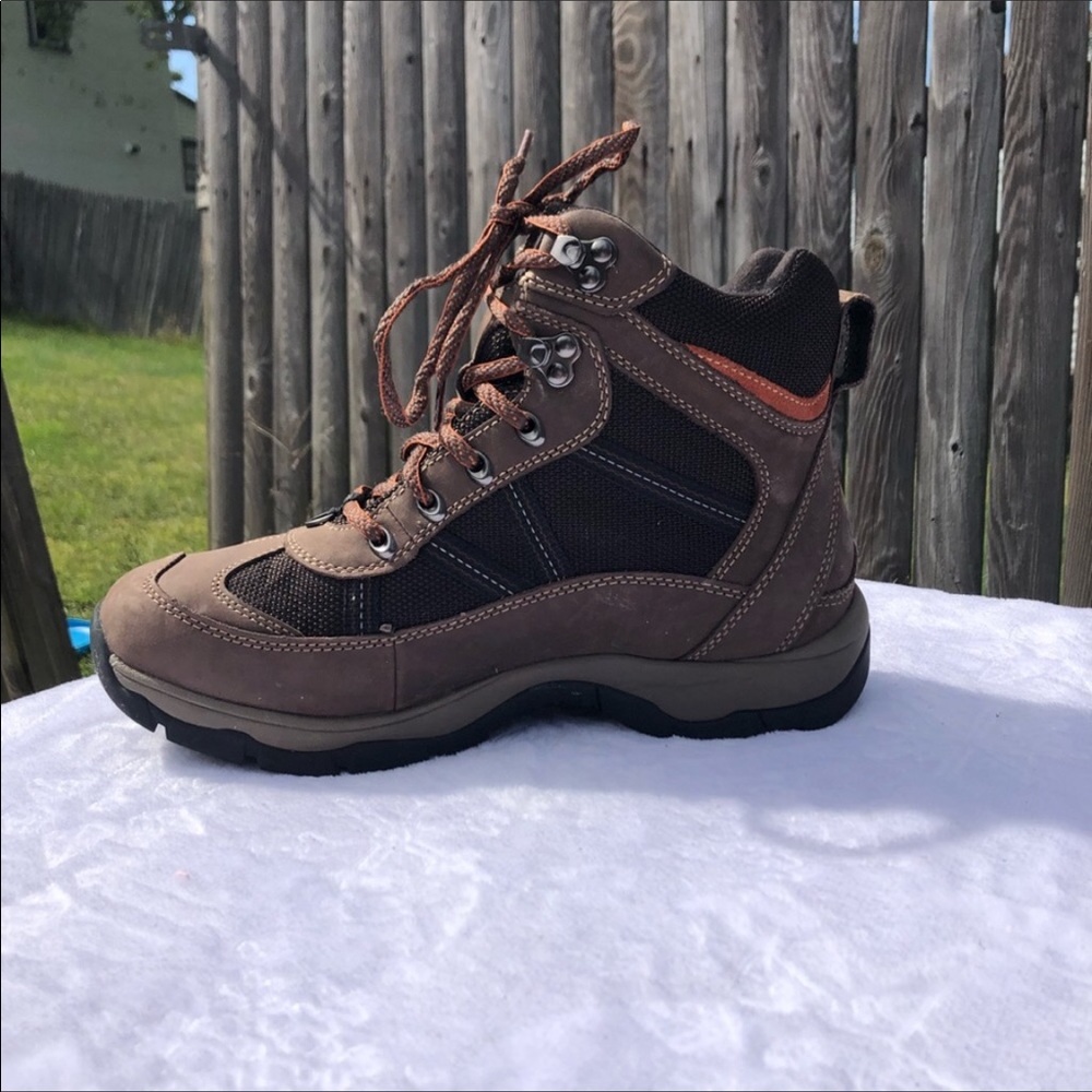 L.L Bean Snow Sneaker With Arctic Grip | Size 7.5 - Picture 2 of 7